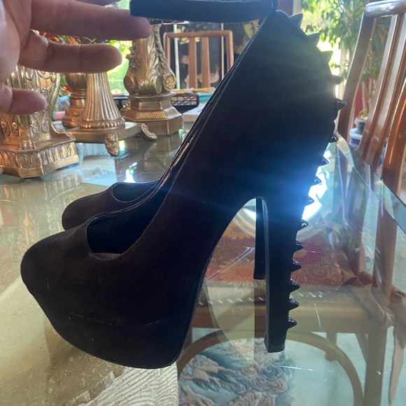 6” STILLETO/PUMPS BLACK SPIKES - Picture 2 of 4